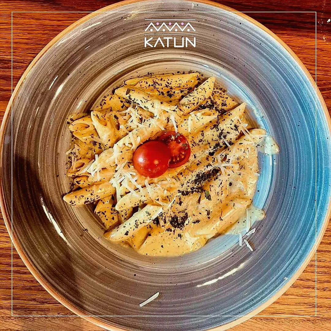 Pasta u kremastom sosu sa parmezanom